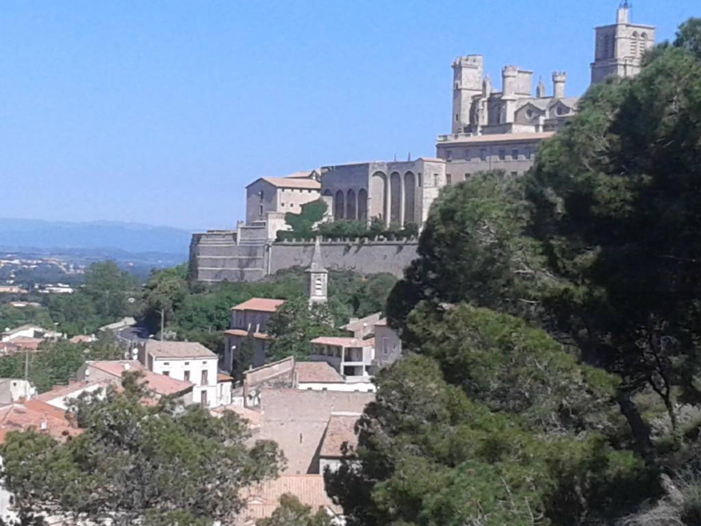 Venez Rever Beziers Centre Et Gare Il Y A Plus Cher Mais C Est Moins Bien Exterior foto