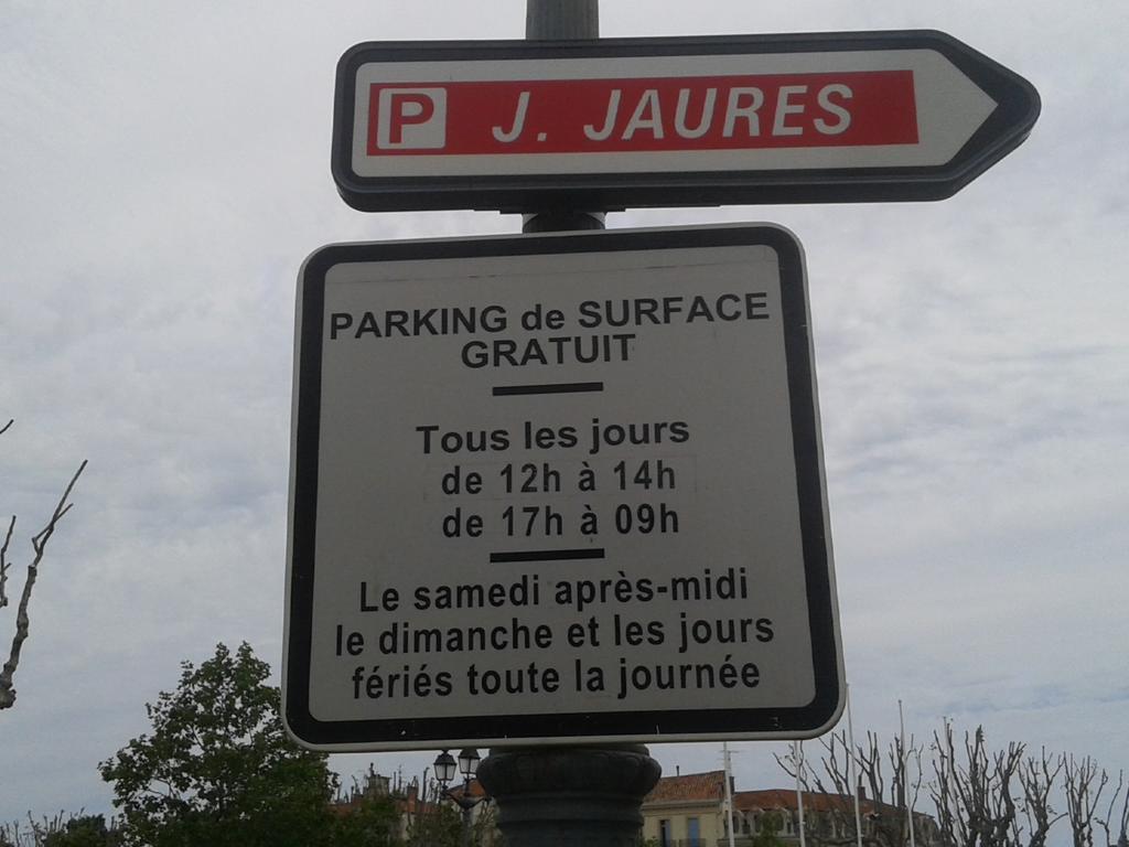 Venez Rever Beziers Centre Et Gare Il Y A Plus Cher Mais C Est Moins Bien Exterior foto